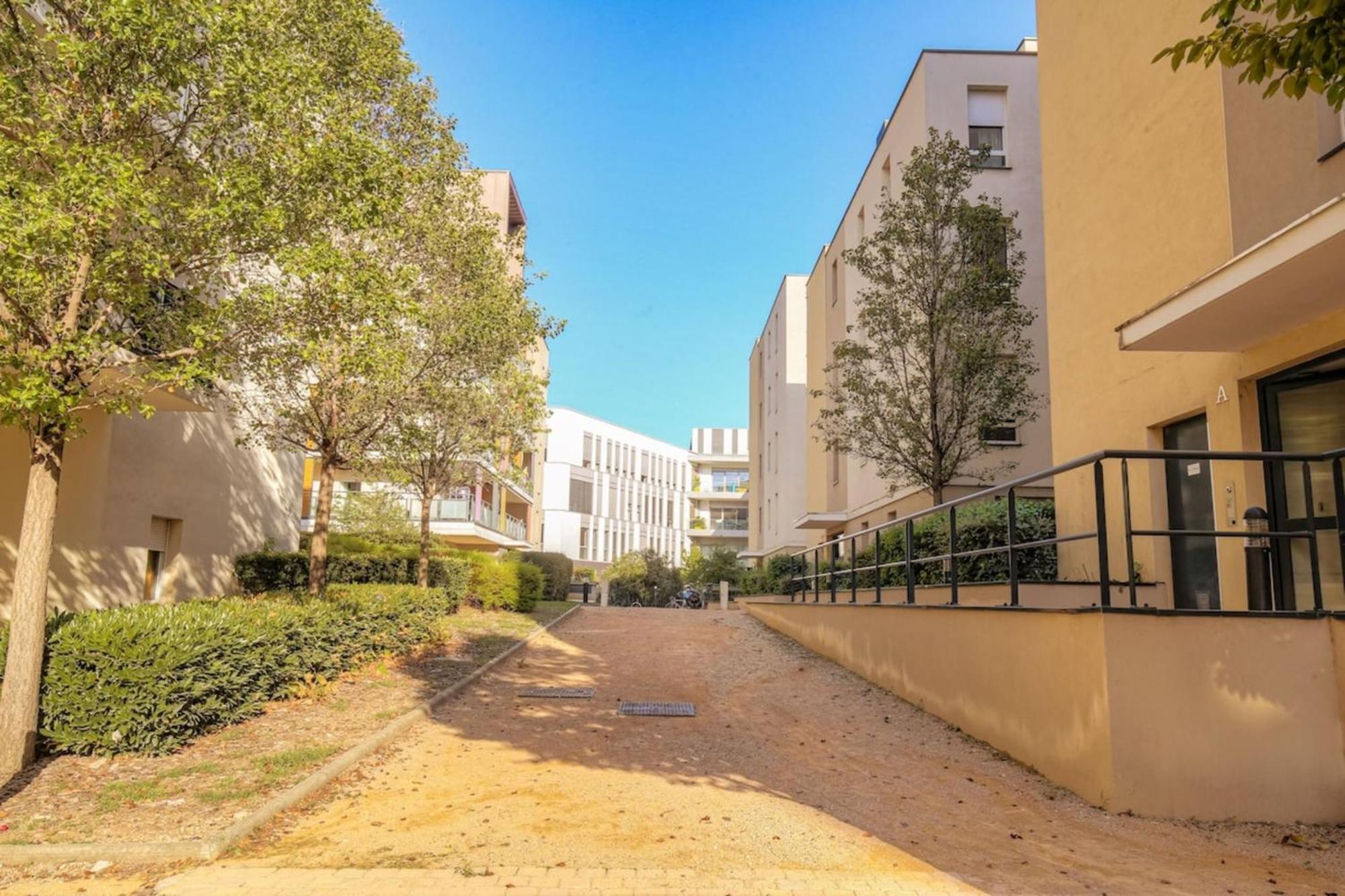 Ferienwohnung Le Calme Et Cosy Avec Parking Gratuit Lyon Exterior foto